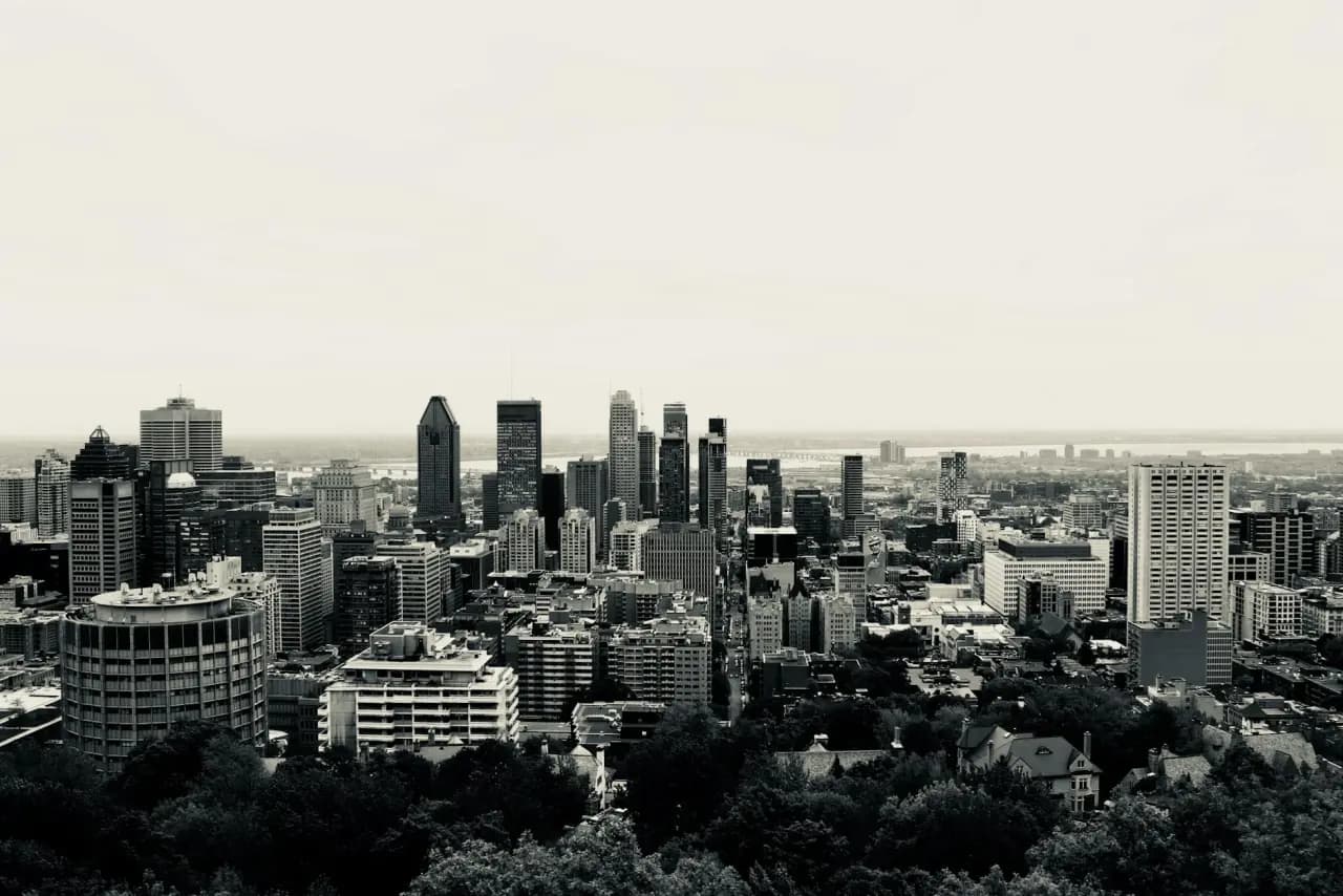 Chloride supply and winter de-icing in Montreal, Quebec, Canada