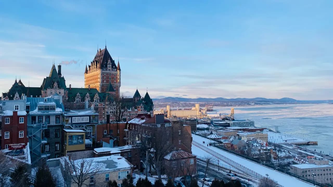 Chloride supply and winter de-icing in Quebec City, Quebec, Canada