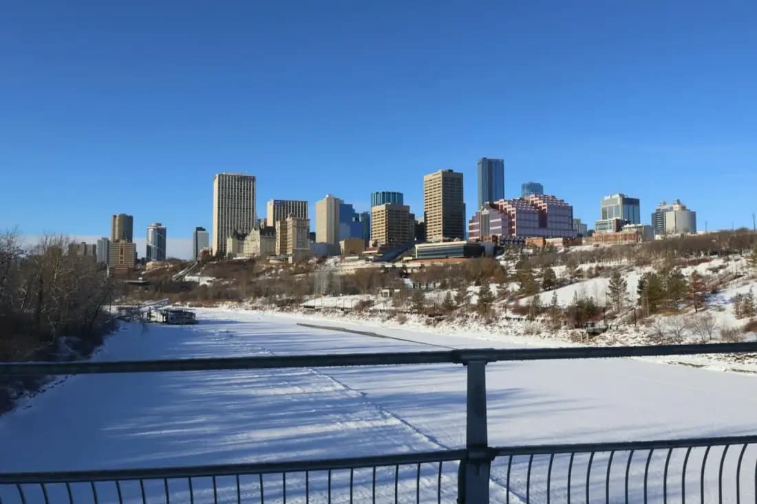 Chloride supply and winter de-icing in Red Deer, Alberta, Canada