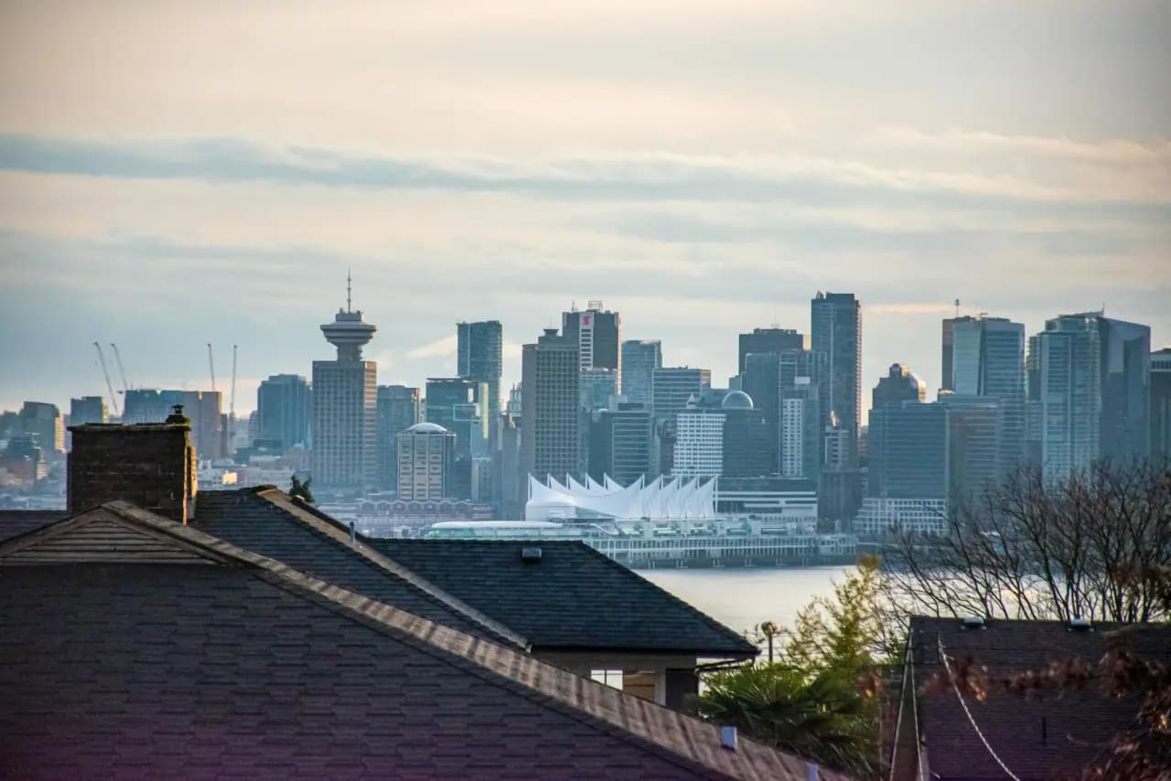 Chloride supply and winter de-icing in Vancouver, British Columbia, Canada